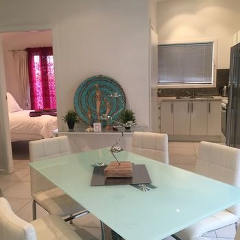 Sydney Executive Garden Villa - Holiday Adelaide 24