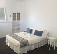 Newcastle Accommodation Tighes Hill - Holiday Adelaide