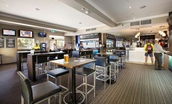 The Granville Hotel - Holiday Adelaide 2