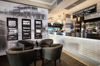 The Granville Hotel - Holiday Adelaide 4