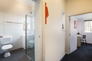 The Granville Hotel - Holiday Adelaide 10
