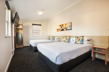 The Granville Hotel - Holiday Adelaide 18