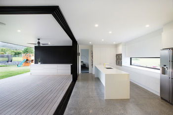 Zebula Gloucester - Holiday Adelaide 4