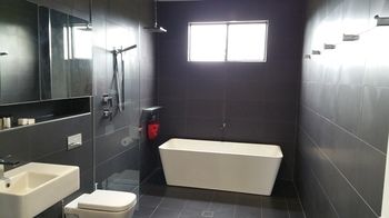 Zebula Gloucester - Holiday Adelaide 6