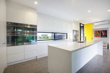 Zebula Gloucester - Holiday Adelaide 7
