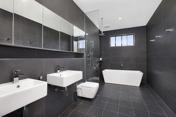 Zebula Gloucester - Holiday Adelaide 13