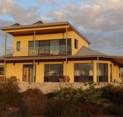 Dolphin Holiday House - Holiday Adelaide