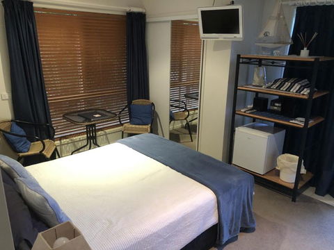Beach House Redcliffe - Holiday Adelaide 2