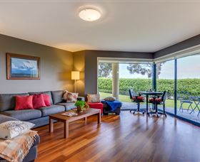 Carol's B&B - Holiday Adelaide 1