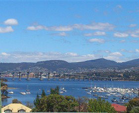 Ashwood Apartments - Lindisfarne - Holiday Adelaide 0