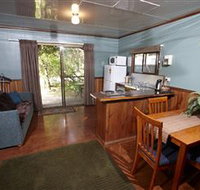 Crayfish Creek Van and Cabin Park and Spa Treehouse - Holiday Adelaide
