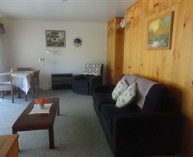 Blue Wren Tea Gardens - Holiday Adelaide 0