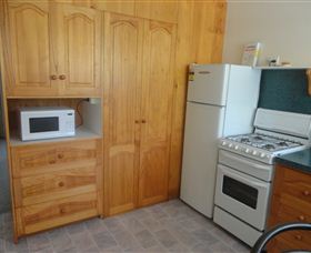 Blue Wren Tea Gardens - Holiday Adelaide 2