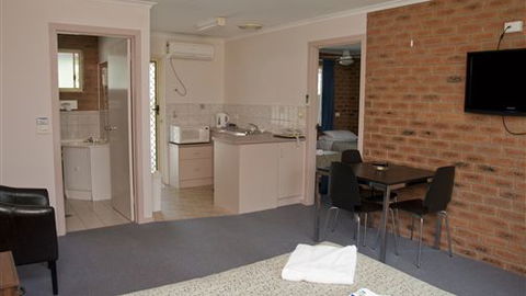 Bullanginya Lodge - Holiday Adelaide 0