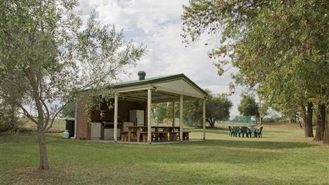 Bullanginya Lodge - Holiday Adelaide 1