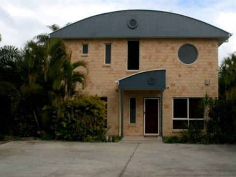 Beach House Redcliffe - Holiday Adelaide 0