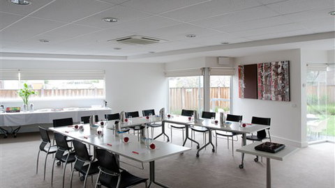 Punthill Apartment Hotels - Essendon Grand - Holiday Adelaide 5