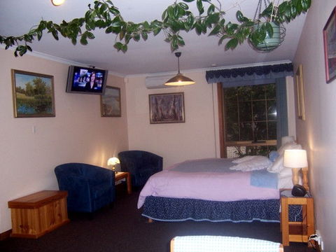 Adelaide Hills Bed & Breakfast Accommodation - Holiday Adelaide 2