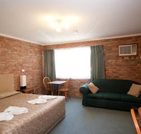 Allan Cunningham Motel and Old Wagon Restaurant - Holiday Adelaide