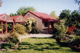 Alpine Country Cottages - Holiday Adelaide 0