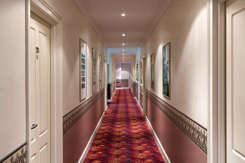 BEST WESTERN Ensenada Motor Inn & Suites - Holiday Adelaide 2