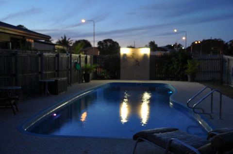 Bluewater Harbour Motel - Bowen - Holiday Adelaide 0