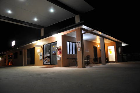 Bluewater Harbour Motel - Bowen - Holiday Adelaide 2