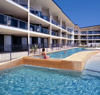 Boathouse Resort Tea Gardens - Holiday Adelaide