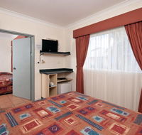 Cairns Queens Court - Holiday Adelaide