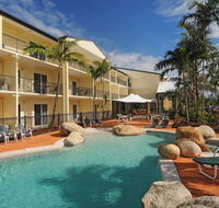 Cairns Queenslander Hotel  Apartments - Holiday Adelaide
