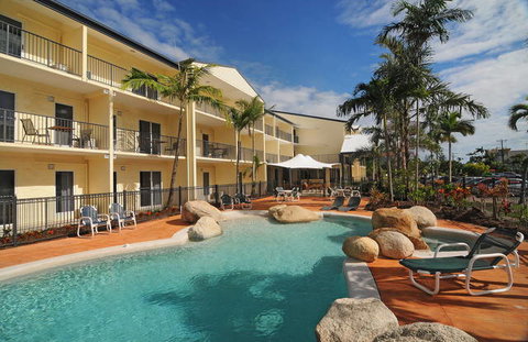 Cairns Queenslander Hotel & Apartments - Holiday Adelaide 0