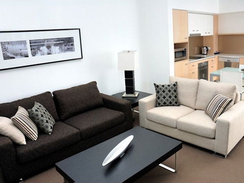 Chancellor Executive Apartments - Holiday Adelaide 1