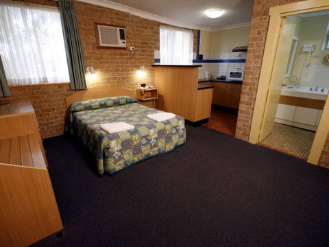 Colonial Motel - Holiday Adelaide 1