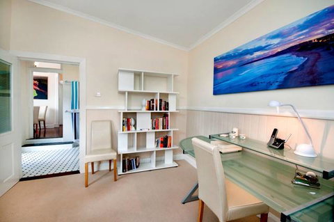 Petite Chalet - Holiday Adelaide 1