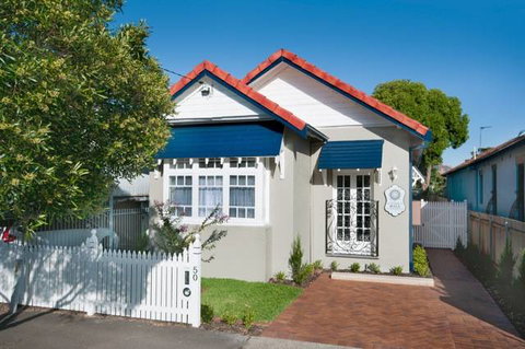 Petite Chalet - Holiday Adelaide 3