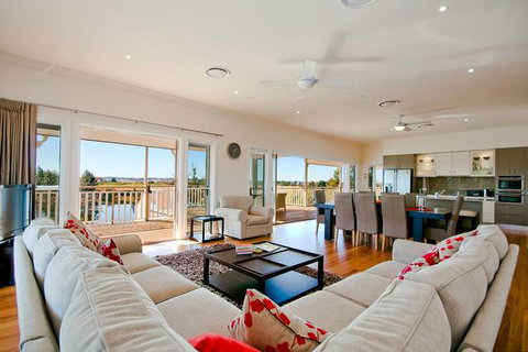 Cornwallis House - Holiday Adelaide 3