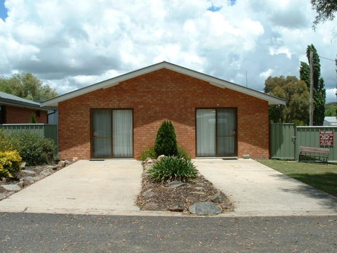 Fossicker Caravan Park - Holiday Adelaide 0