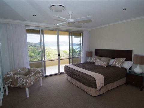 Hamilton Island Private Apartment - Poinciana - Holiday Adelaide 2