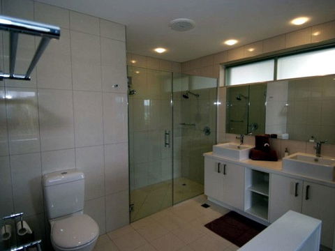 Hamilton Island Private Apartment - Poinciana - Holiday Adelaide 3