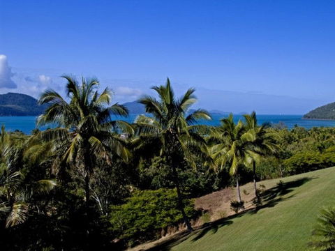 Hamilton Island Private Apartment - Poinciana - Holiday Adelaide 4
