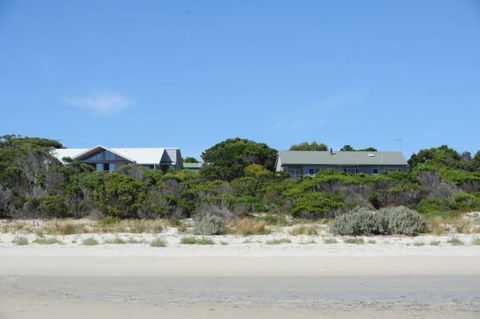 Island Beach Escape - Beachcomber - Holiday Adelaide 1