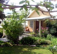 Kemeys Mountain Hideaway - Holiday Adelaide
