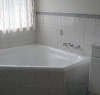 Macburn Self Contained Cottages Dog Friendly - Holiday Adelaide