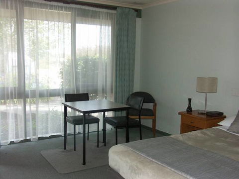 Melaleuca Motel - Holiday Adelaide 1