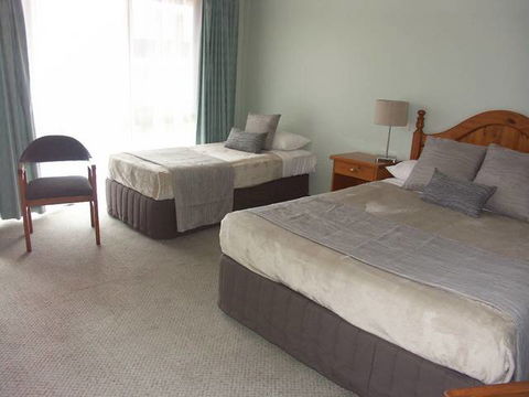 Melaleuca Motel - Holiday Adelaide 0