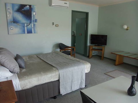 Melaleuca Motel - Holiday Adelaide 4