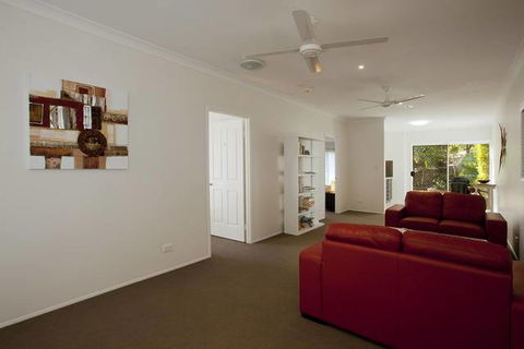 Mt Coolum Retreat 'A Bed & Breakfast' - Holiday Adelaide 2