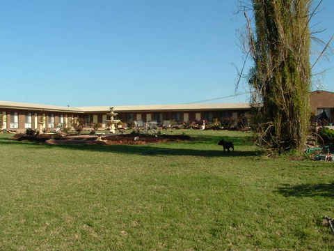 Newell Motor Inn - Holiday Adelaide 1