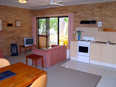 Noosa Yallambee Holiday Apartments - Holiday Adelaide 2