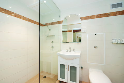 Quality Hotel NOAH'S On The Beach - Holiday Adelaide 1